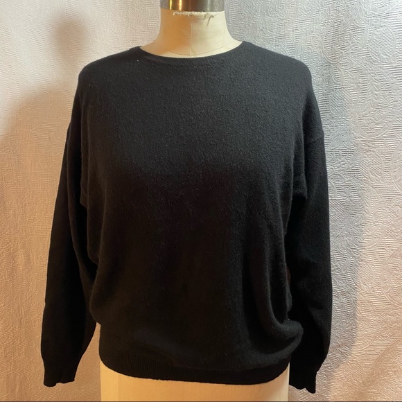 Bloomingdale's Sweaters - Pure cashmere M/L black relaxed fit crewneck sweater EUC